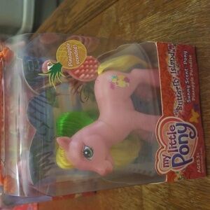 2005 my little pony butterfly island sunny scent pony pineapple paradise mib g3